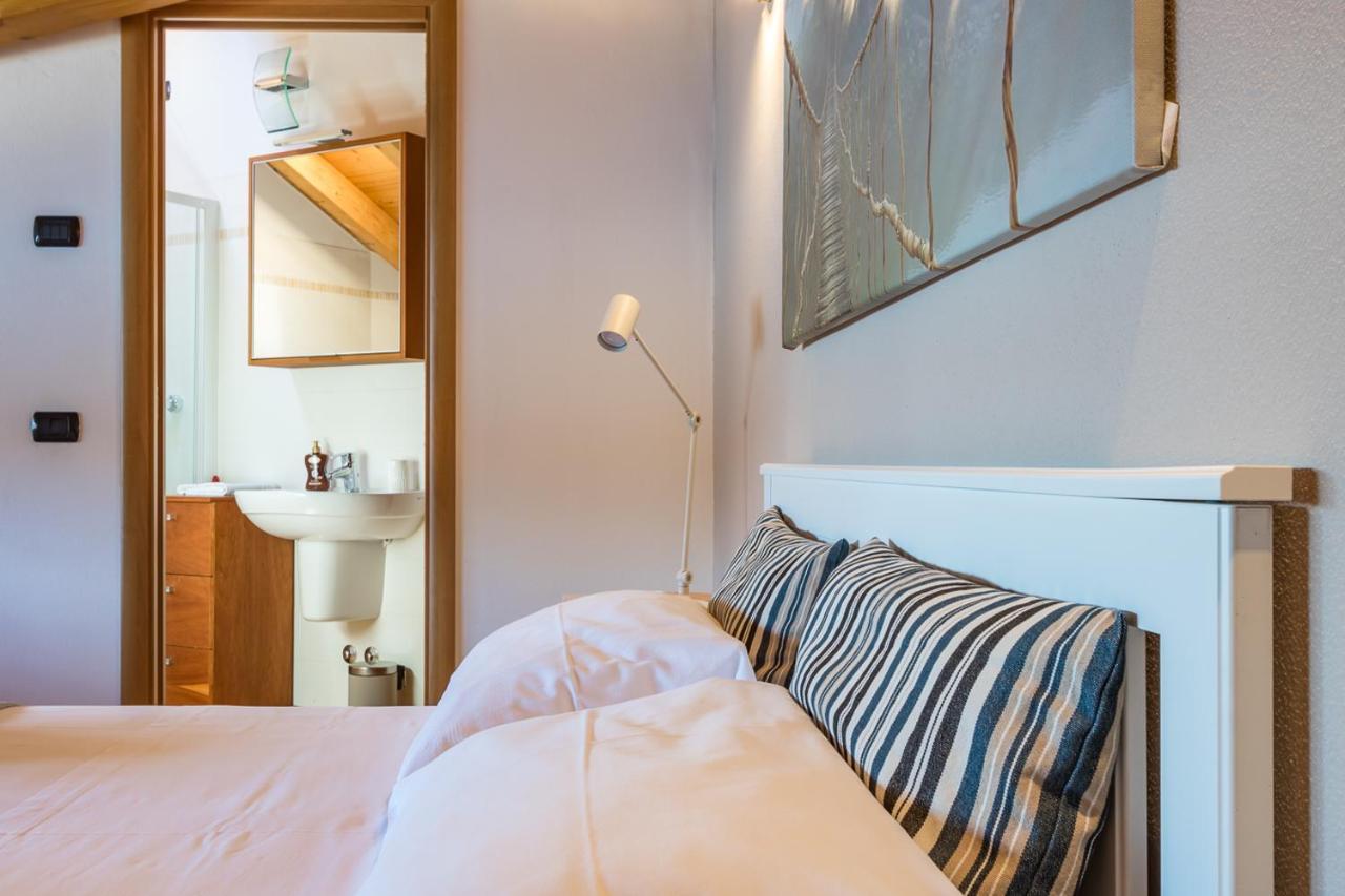 Apartment Tamara Suite - Menaggio Bagian luar foto